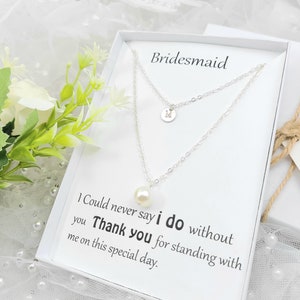 Colar de pérolas com inicial personalizada para dama de honra. Corrente dupla de prata com inicial e colar de dama de honra. Colar de pérolas em camadas 2 em 1