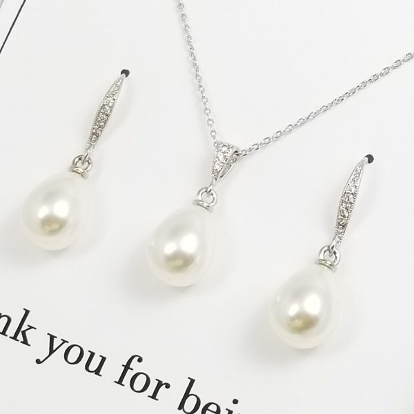 Gold 12mm Teardrop Pearl Necklace and Earring Set. 12mm Silver Bridesmaid Pearl Teardrop Necklace,Earring set. Teardrop Pearl  Necklace.