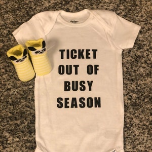 Beschäftigter Jahres-Onesie, Geschenk für Buchhalter, Wirtschaftsprüfer, Steuerprüfer, personalisierbar