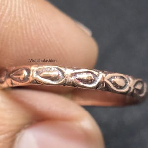 Anillo artesanal hecho a mano, anillo curativo hecho a mano, anillo de banda para aliviar la artritis, regalo de cobre puro para el séptimo aniversario.