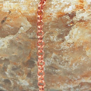 Collana con doppia catena in rame celtico: design leggero