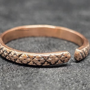 Anillo artesanal hecho a mano, anillo curativo ajustable hecho a mano, anillo de banda para aliviar la artritis, regalo de cobre puro para el séptimo aniversario.