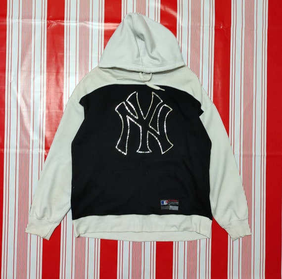 Vintage New York Yankees Major League Baseball MLB Hoodie Sweater