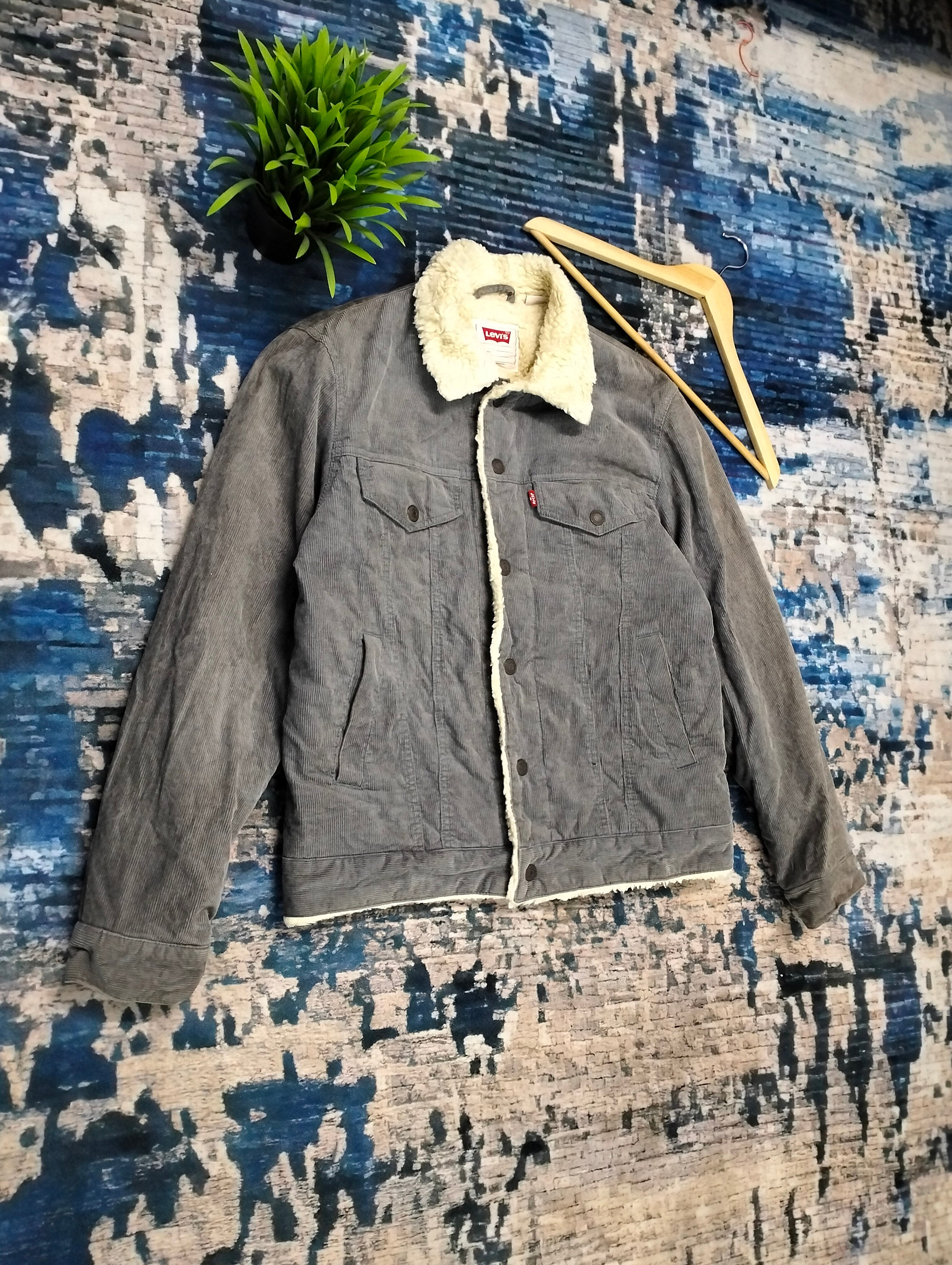 Mens corduroy jacket with fur stores collar Mens corduroy jacket with fur stores collar