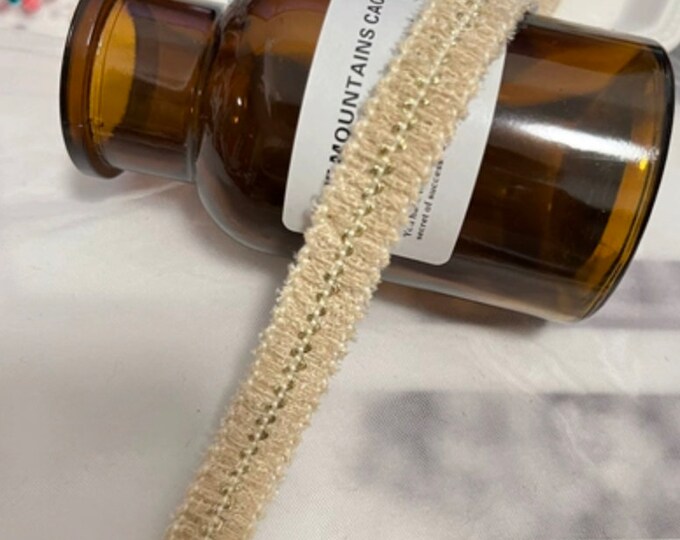 Decorative Lace Trim, Costume Design, Sewing Embellishment (1 Yard)