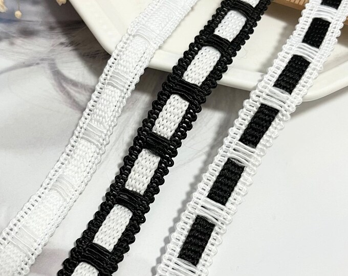 Decorative Lace Trim, Sewing Embellishment, Costume Design, Sold by 1 Yard