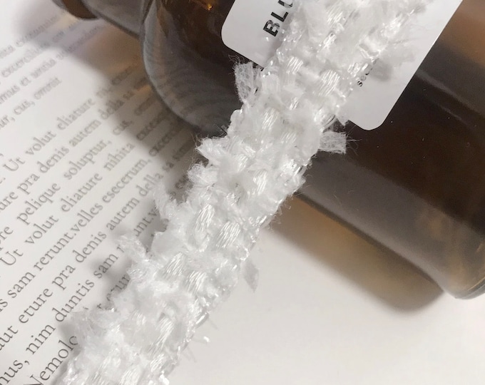 Decor Lace Trim, Costume Embellishment, Sold by 1 Yard