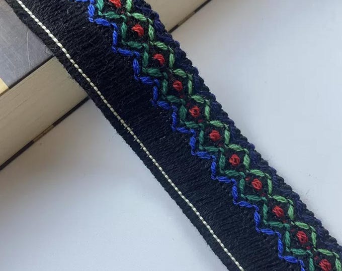 Embroidered Floral Lace Trim, Costume Design Sewing Embellishment (1 Yard)