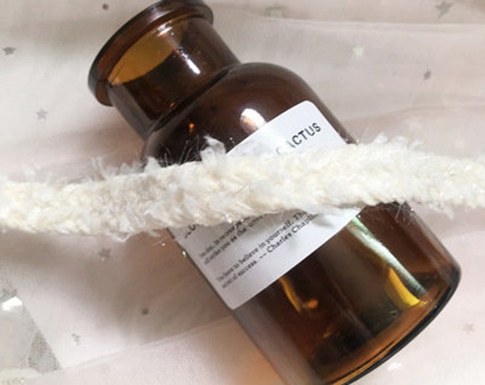 Lace Trim, Costume Design Sewing Embellishment, Bridal Trim, Sold by 1 Yard