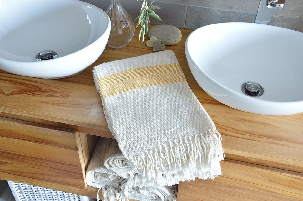 Drap de Bain Blanc Écru Bande Jaune Safran, Coton Haute Qualité, 100% Naturel et Tissé à La Main, Se
