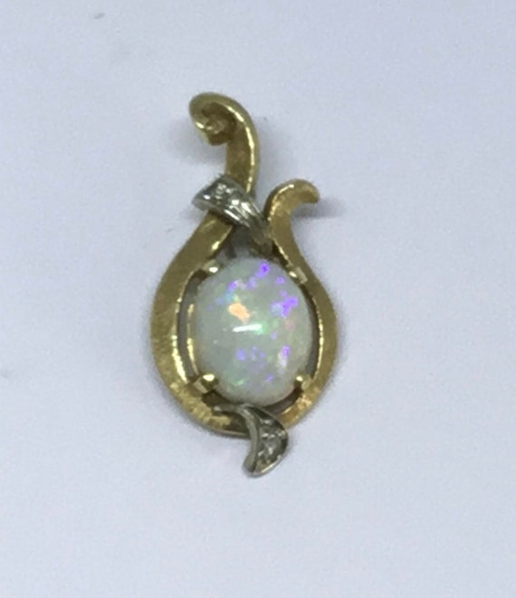 Ladies Vintage 14 k yellow and white gold Opal and