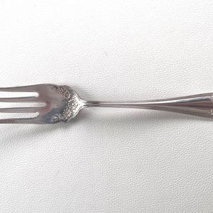 Art Nouveau Serving Fork - WM Rogers & Sons - Daisy Pattern - Plated Silver