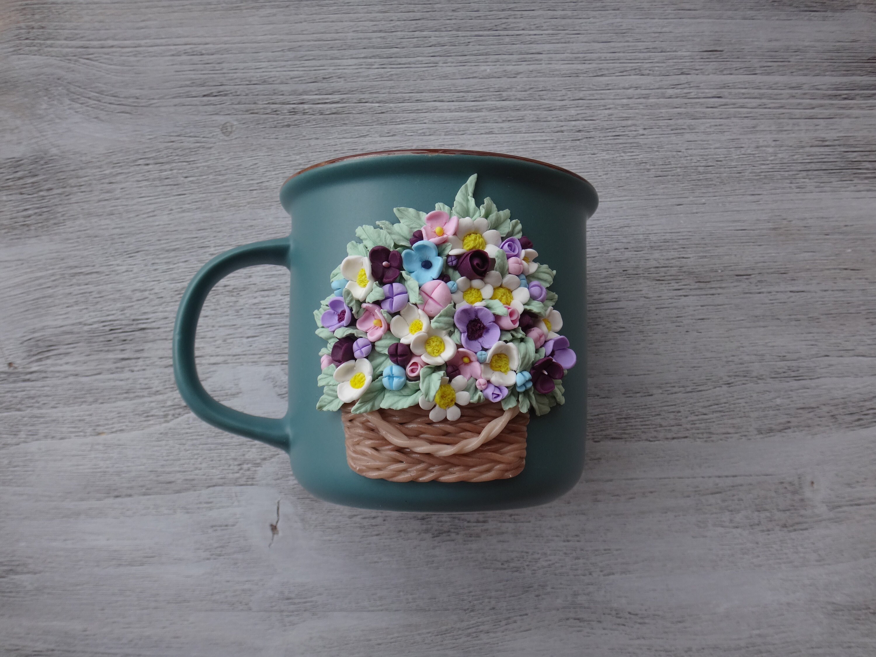 Cups flowers. Мимоза на чашке из глины. Кружка мимишки.