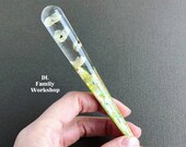 Handmade wooden crochet hook quot Fairy Wand quot with sparkles and real flowers in the jewelry resin on the top. Handcrafted ergonomic tool