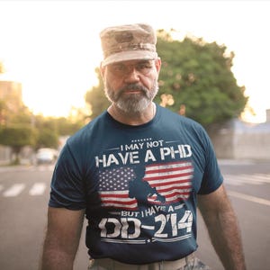 Puede que no tenga un doctorado, pero tengo el archivo PNG DD-214 Veterans USA Flag PNG Descargar