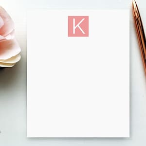 Spersonalizowany notatnik z monogramem | Niestandardowe notatniki | Monogram Square Monogram Desk Pad | Notatnik z inicjałem | Niestandardowy list Nowoczesne artykuły piśmiennicze