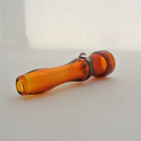 Chillum de vidrio de una sola carga, hecho a mano, estilo antiguo, color ámbar. Hecho en Estados Unidos. Apoya a artistas independientes en Etsy.