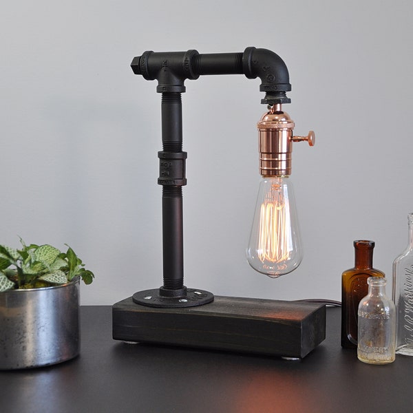 Table lamp-Desk lamp-Edison Steampunk lamp-Rustic home decor-Gift for men-Gifts for women-Farmhouse decor-Home decor-Industrial lighting
