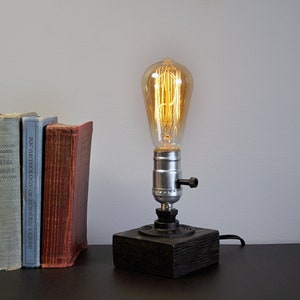 Table lamp-Desk lamp-Edison Steampunk lamp-Rustic home decor-Gift for men-Gifts for women-Farmhouse decor-Home decor-Industrial lighting