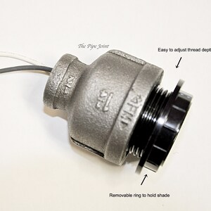 Industrial Black Iron Pipe Lamp Socket w/Wire Leads 3/4 pipe Qty 1 Industrial Black Iron Pipe Lamp Socket w/Wire Leads 3/4 pipe Qty 1