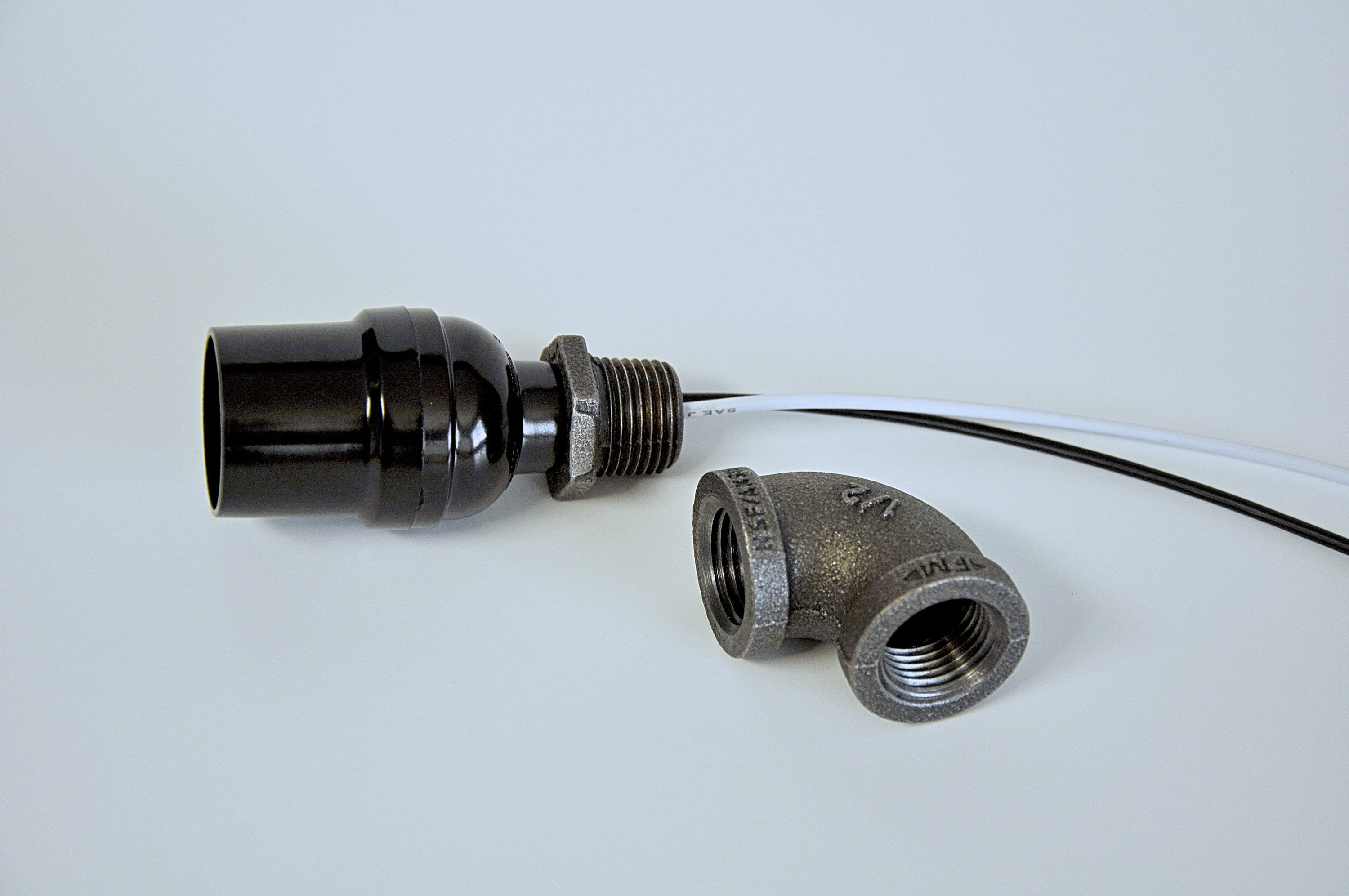 Industrial Pipe Lamp Socket 1/2 and 3/4 120 250 Etsy Canada