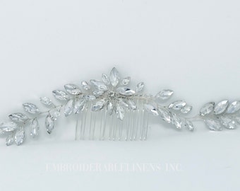 Crystal Wedding Hair Comb - Silver Rhinestone Hair Comb, Crystal Flower Center. Beautiful Sparkle, Elegant Trending Design. Great Bride Gift
