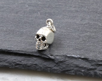 US Seller 4 or 20 BULK pcs Tiny Silver Halloween Skull Charms AS524