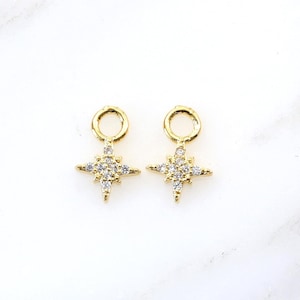 2 STÜCK Gold Zierliche himmlische Stern Hoop Charme mit Großer Schlaufe, kleiner Stern Tropfen, Cubic Zirkonia, vergoldeter CZ Ohrring Tropfen 6mm x 9mm