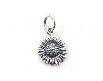 Tiny Sterling Silver Daisy Charm, Flower Garden Charm, Spring Charm, Flower Charm, Floral Charm, Daisy Pendant, April Birth Flower Charm