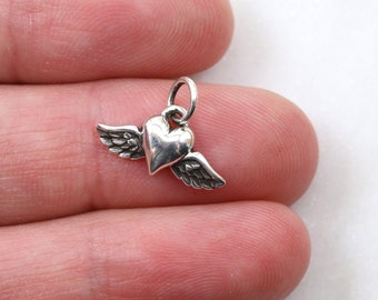 Colgante de corazón con ala de ángel pequeña, collar de plata de ley con ala de ángel en forma de corazón, ala de ángel de plata de ley, ala pequeña, colgante protector para mamá ángel
