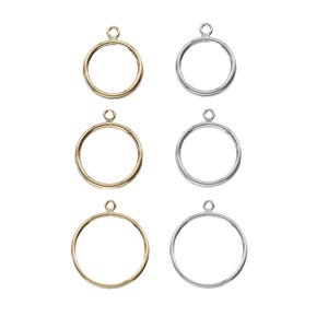 Anillo de plata de ley chapado en oro de 14 quilates con delicado círculo redondo y dije de moneda de disco de 11 mm, 14 mm y 17 mm, conector redondo de disco con eslabón abierto.