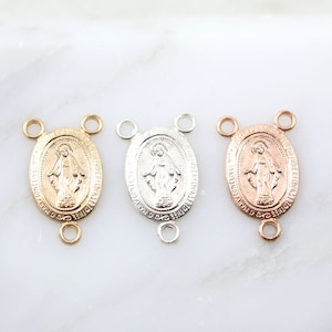 Dije de rosario pequeño con conector en Y de tres vías de María - 9 x 16 mm, chapado en oro religioso, plata de ley, eslabón chapado en oro rosa, centro de rosario católico