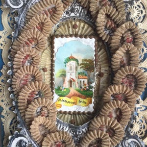 Carte de Saint-Valentin victorienne. Fiançailles pour demande en mariage. Soyez mon partenaire pour la vie. Dentelle en papier. Antiquités des années 1860-1870. Église. Rare fil enroulé