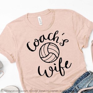 バレーボールの妻のSVG、バレーボールの夫のSVG、バレーボールのコーチの妻のSVG、昇華デザイン、バレーボールの人生SVG、Tシャツ用のバレーボールの格言