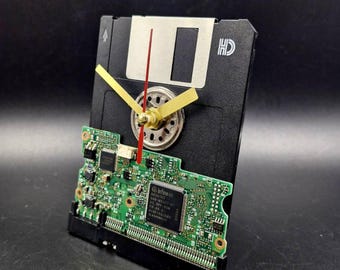 Relógio de computador reciclado: decoração de mesa geek feita à mão