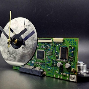 Office desk accessory, Computer clock, Tech gift, Gift  for geek, Desk clock, Recycle computer clock, Handmade clock, Tech accessory, CD