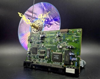 Computer clock,  Secondary computer board, Gift geek, Office clock, Handmade clock, Recycled computer, Creative gift man