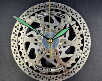 Reloj con piezas de bicicleta recicladas: regalo steampunk hecho a mano para ciclistas.