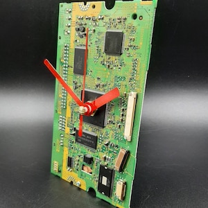 Computer clock,  Secondary computer board, Gift geek, Office clock, Handmade clock, Recycled computer, Creative gift man