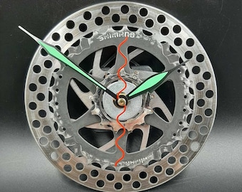 Reloj de engranaje de bicicleta reciclado: decoración steampunk hecha a mano, regalo para ciclistas