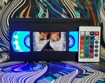 Lámpara de casete VHS reciclado: decoración de películas retro con control remoto