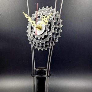 Handmade clock Bike gear clock Bicycle parts gift Recycled bike clock Desk clock Steampunk decor Metal art Gift for man who have everything