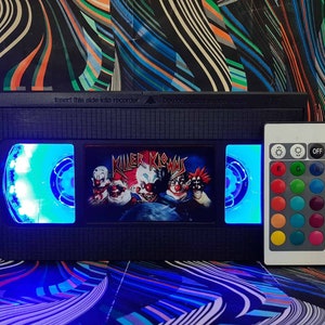 Lampe de cinéma rétro VHS : décoration des années 80 recyclée avec télécommande