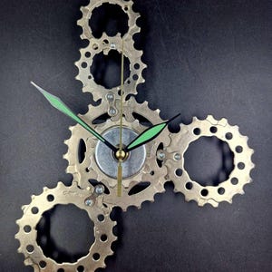 Klok van gerecyclede fietsversnellingen: Steampunk wanddecoratie, cadeau voor fietsers
