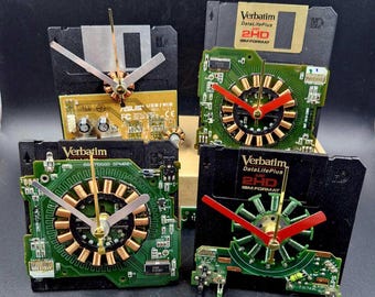 Recycled Computer Board Clock: Tech Geek Desk Accessory