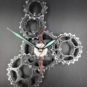 Bike clock for the wall  Clock Bike gear clock Cyclist gift Boyfriend gift Handmade clock Recycled Bike Gear clock Cycling Steampunk decor