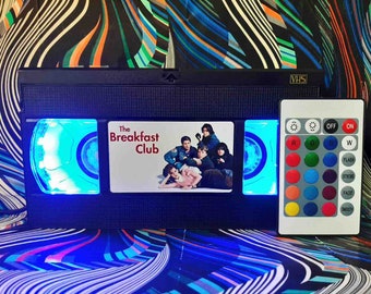 Lámpara de película VHS retro: decoración reciclada de los 80 con control remoto
