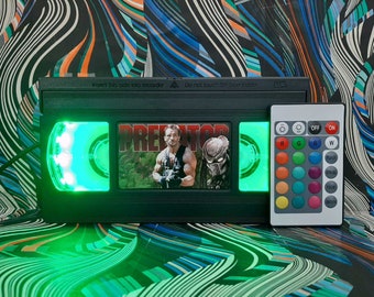 Lámpara de cinta VHS retro: película de terror, LED que cambia de color, alimentación por USB