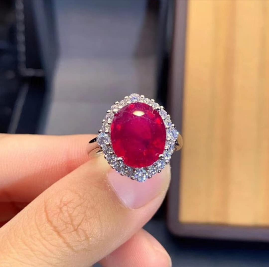 Oval Ruby Ring – Amáli Jewelry