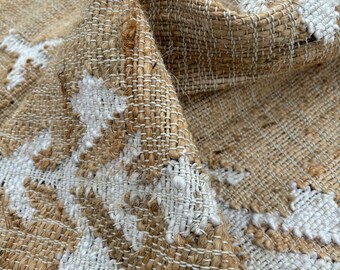 Alfombra de yute natural con tejido plano geométrico abstracto, estilo kilim bohemio contemporáneo, moderna y personalizable.